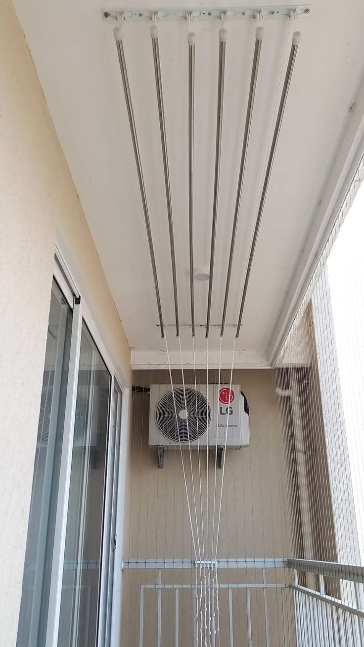 Ceiling cloth hanger system